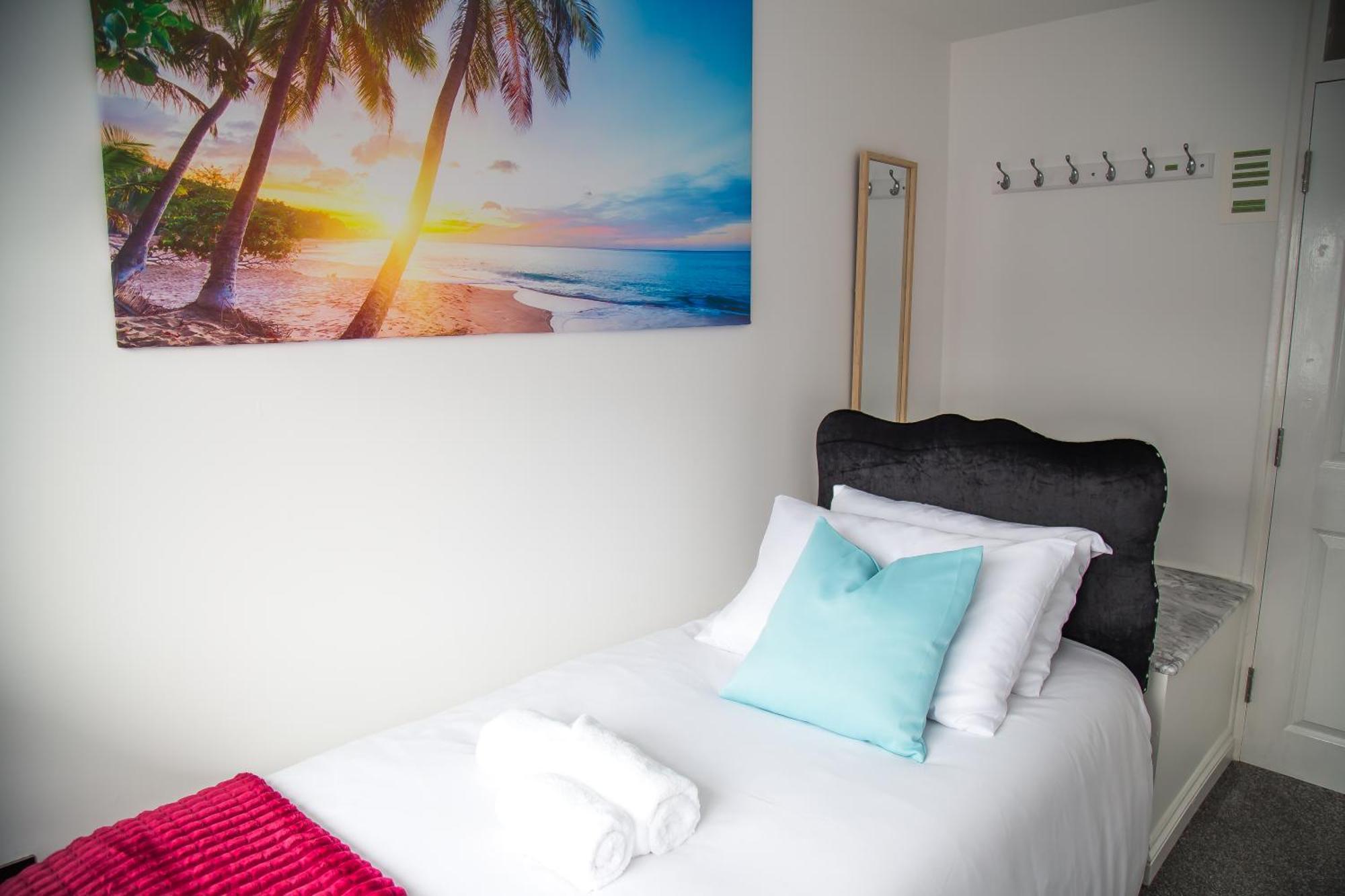 Vakantiehuis Lucky - Ideal For Trade, Consultants & Family - Near Alton Towers, 3 Bedrooms - 4 Beds - Max 5 Guests