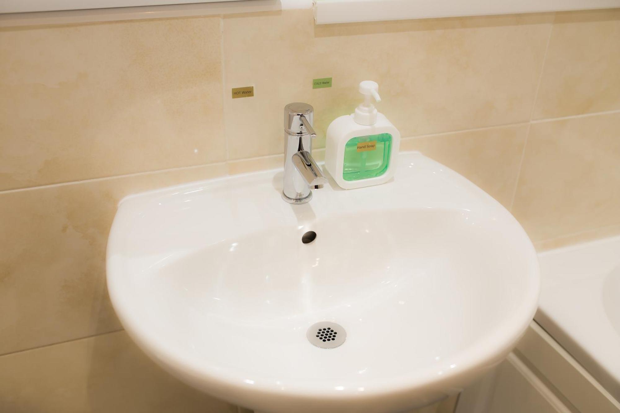 Holiday home Lucky - Ideal For Trade, Consultants & Family - Near Alton Towers, 3 Bedrooms - 4 Beds - Max 5 Guests